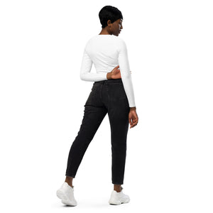 Art Model Fit long-sleeve crop top
